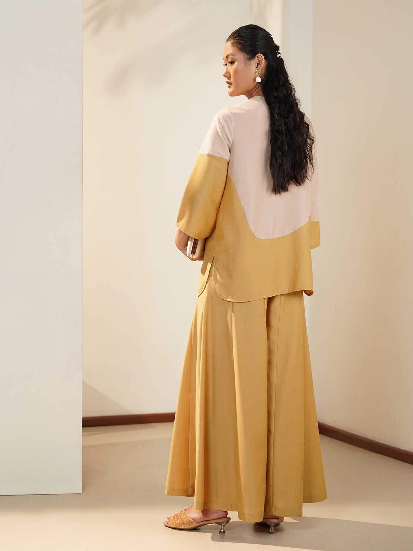 Silk Blend Colourblock Co-ord Set - Beige & Yellow