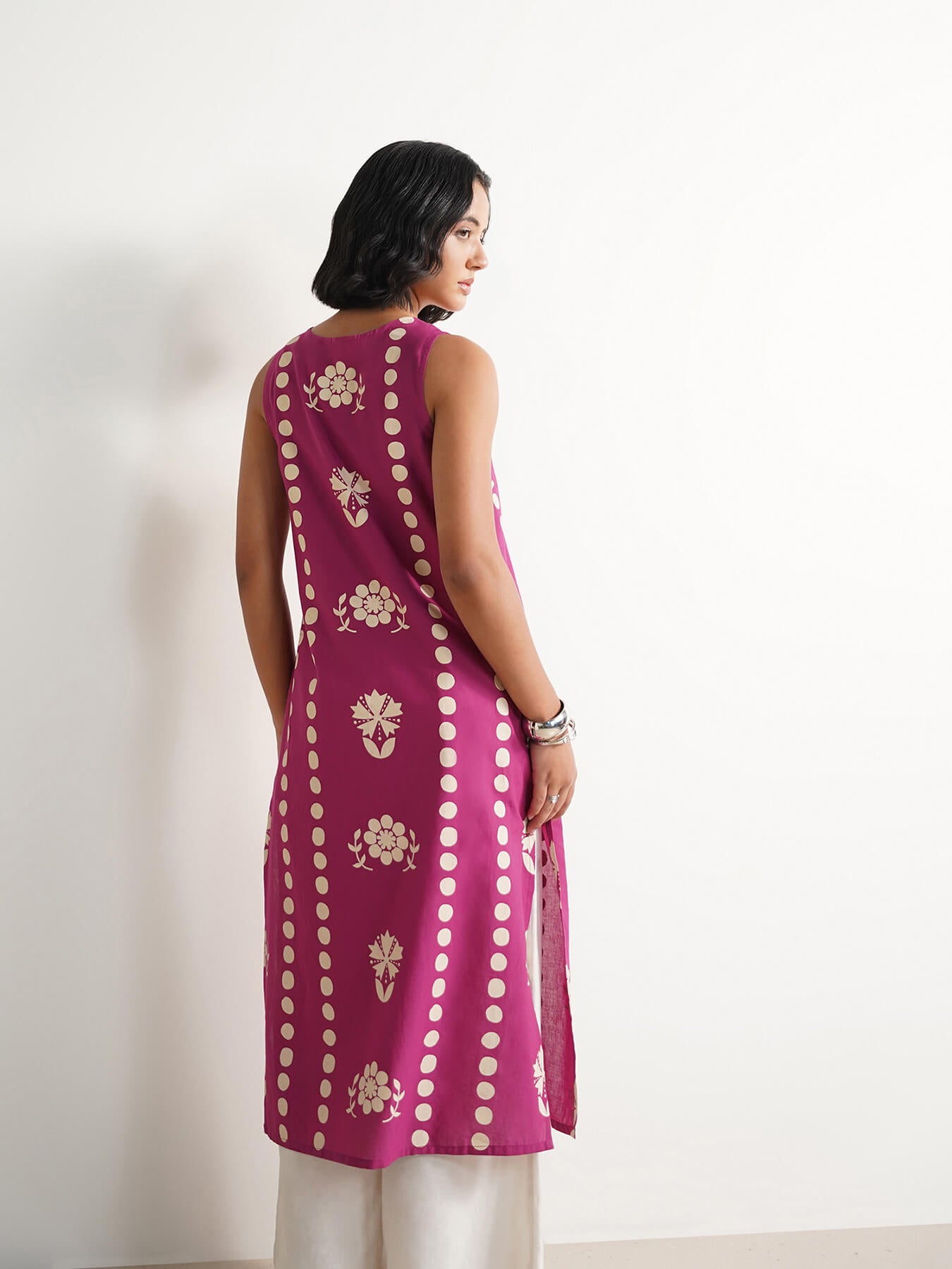 Cotton Round Neck Floral Straight Kurta - Magenta