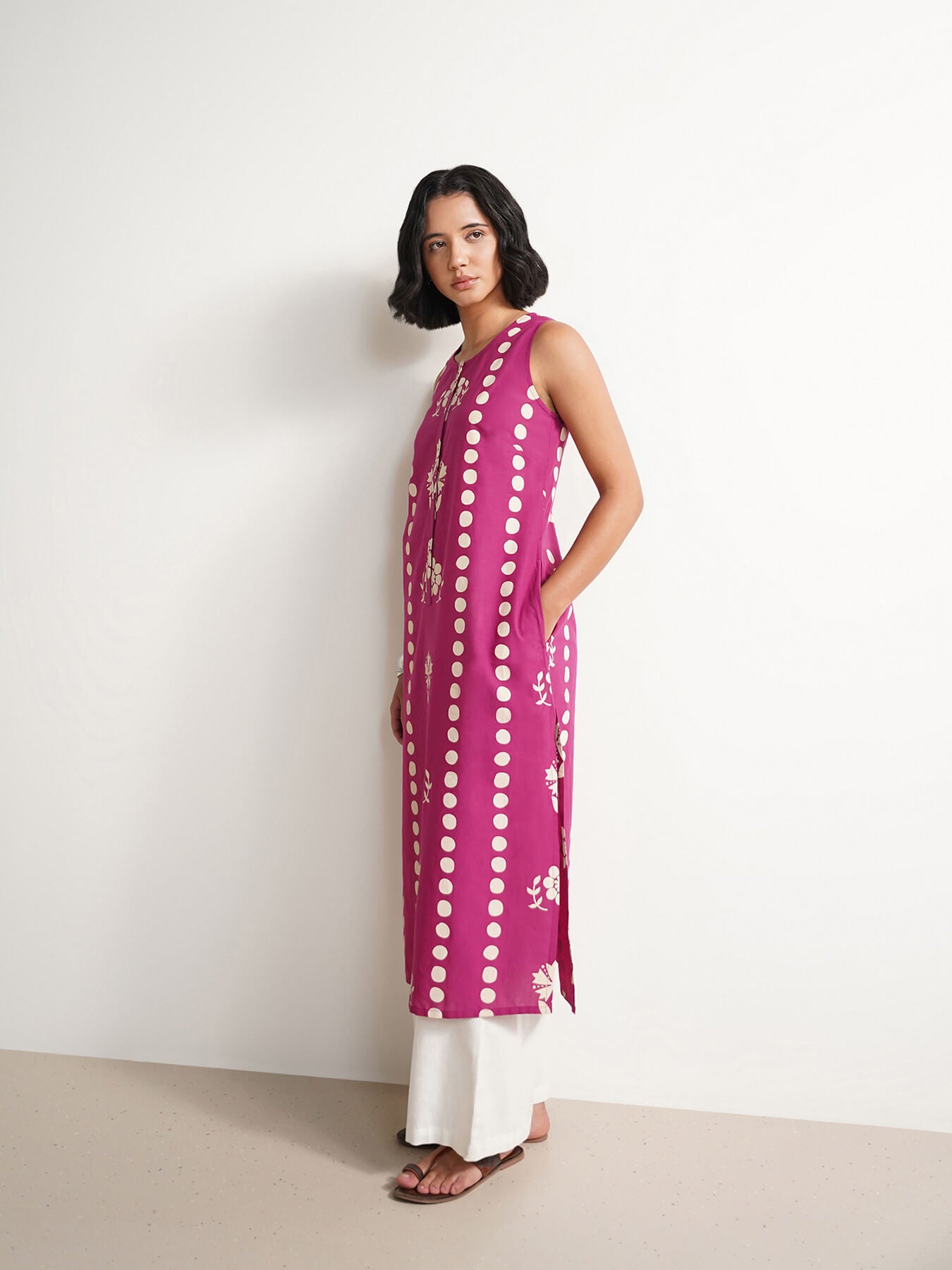 Cotton Round Neck Floral Straight Kurta - Magenta