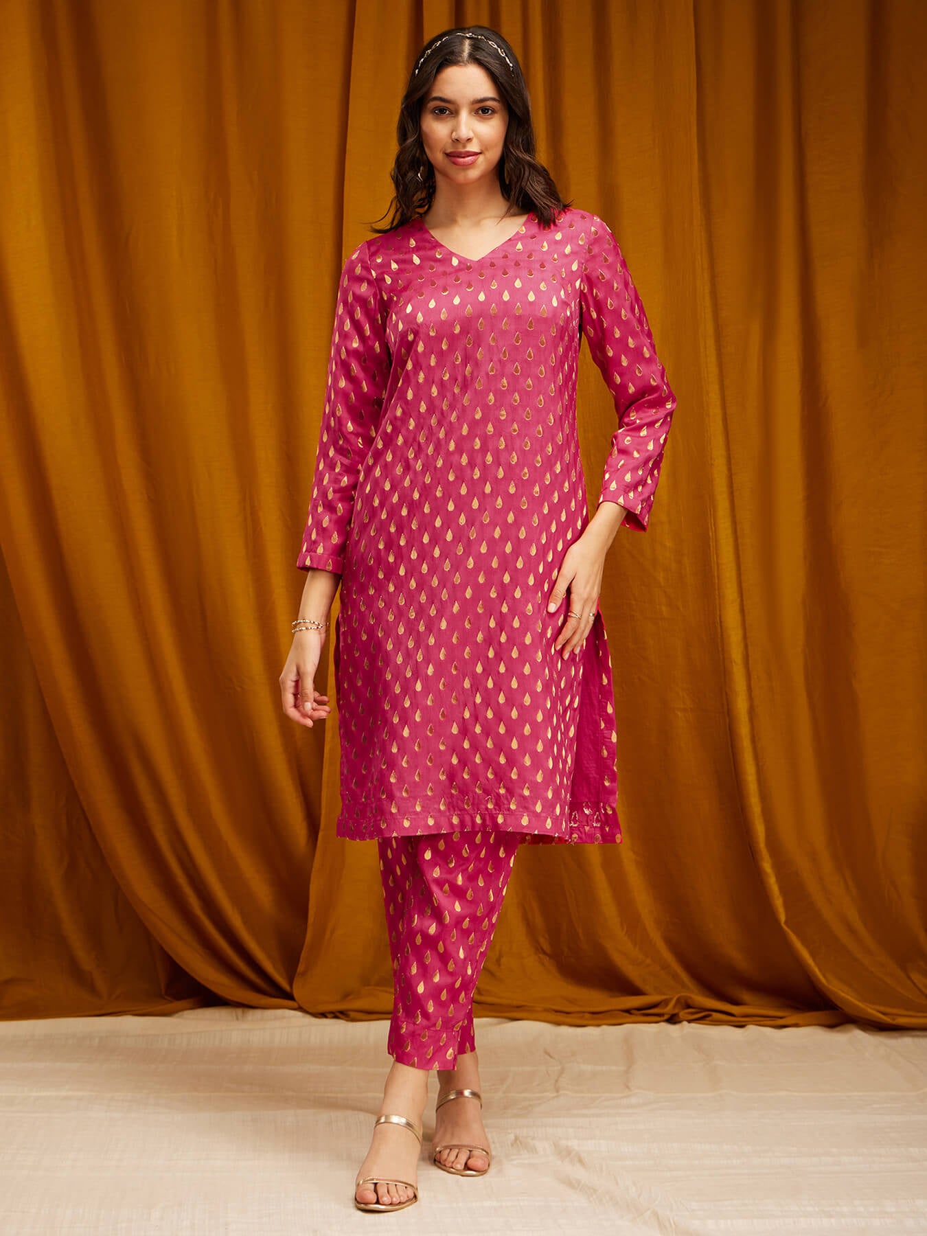Silk Brocade V-neck Kurta - Pink