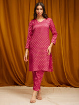 Silk Brocade V-neck Kurta - Pink