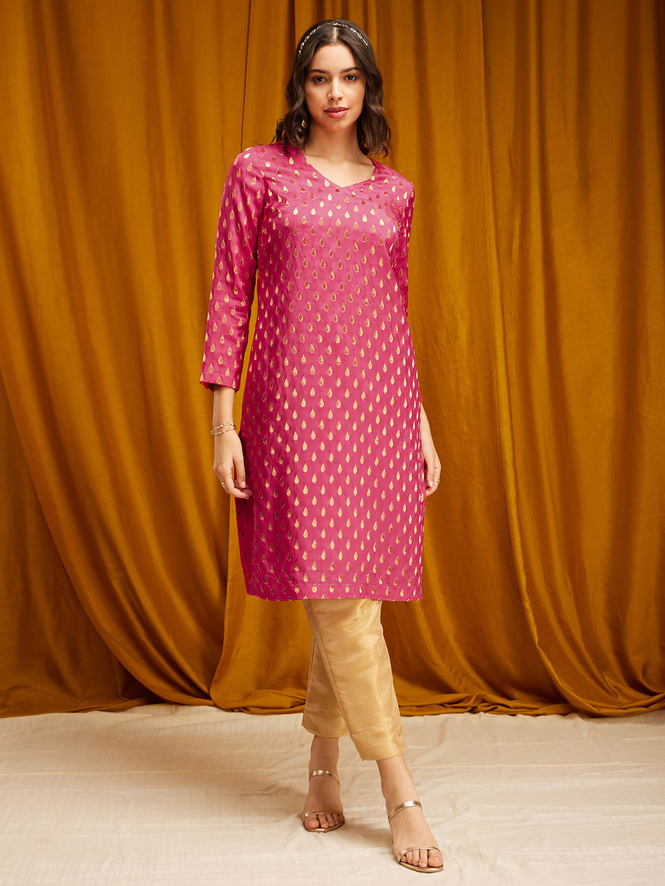 Silk Brocade V-neck Kurta - Pink