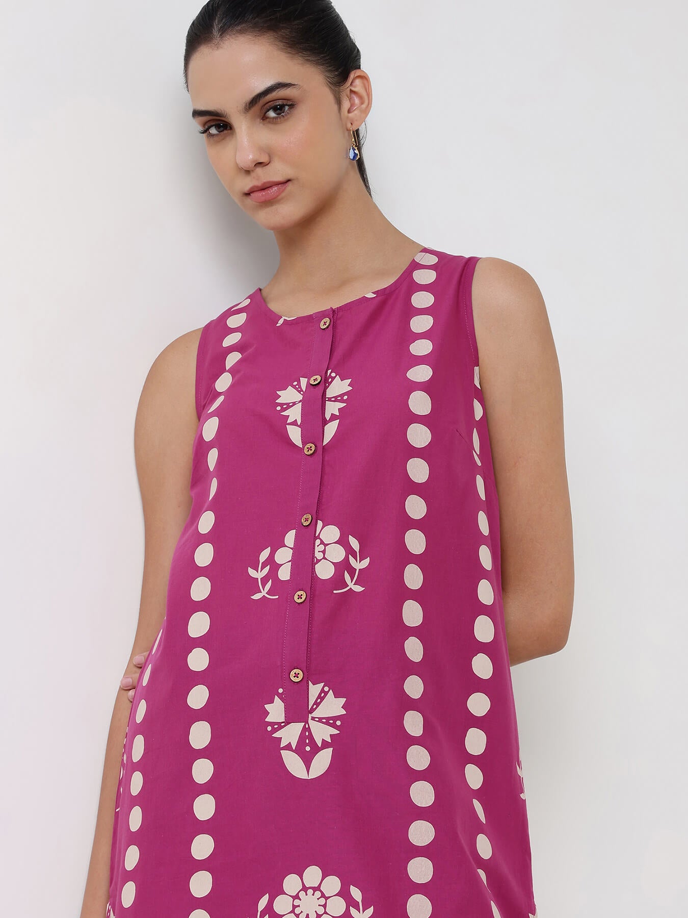 Cotton Round Neck Floral Straight Kurta - Magenta