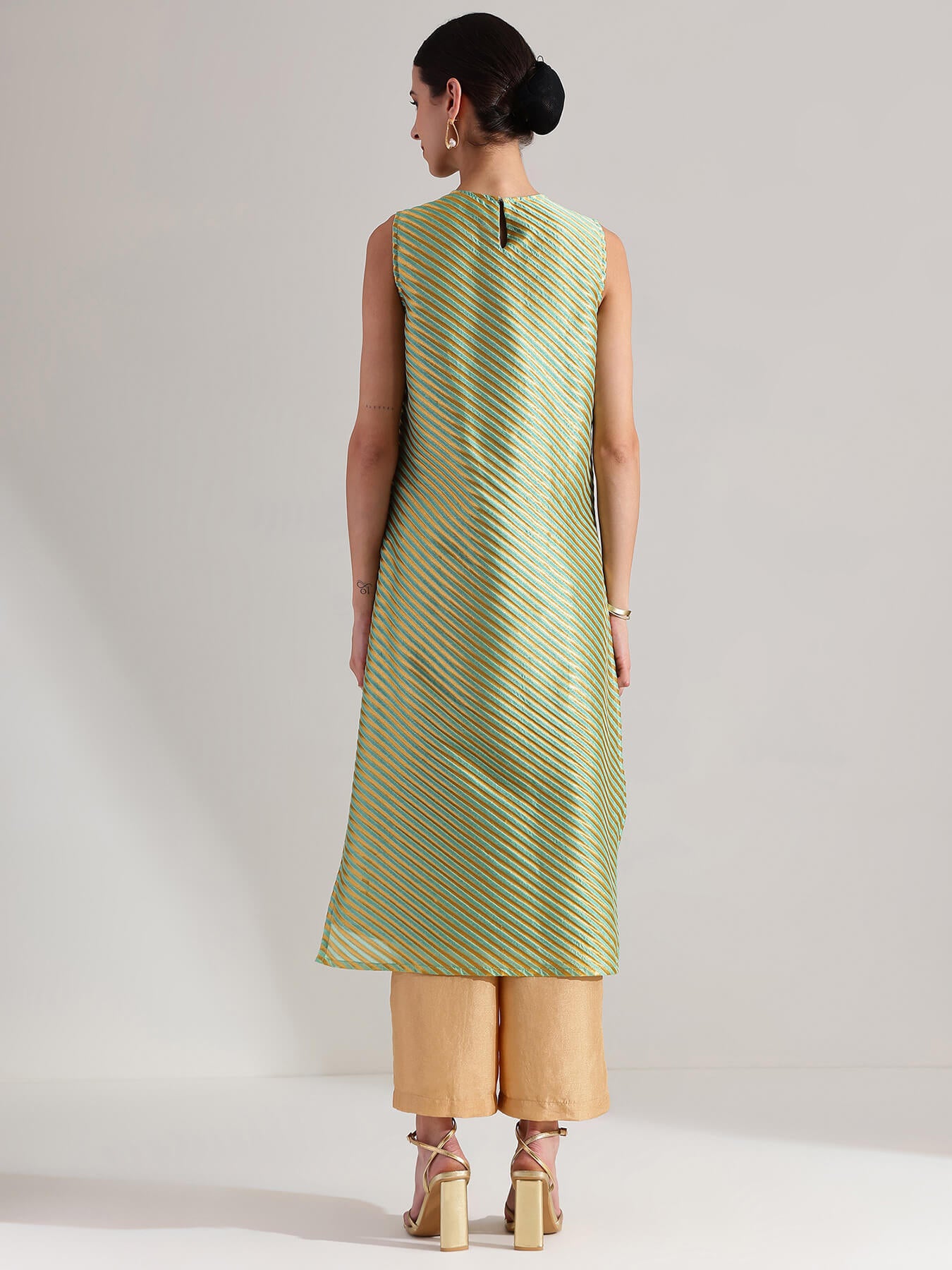 Brocade Striped Sleeveless Kurta Set - Green & Gold