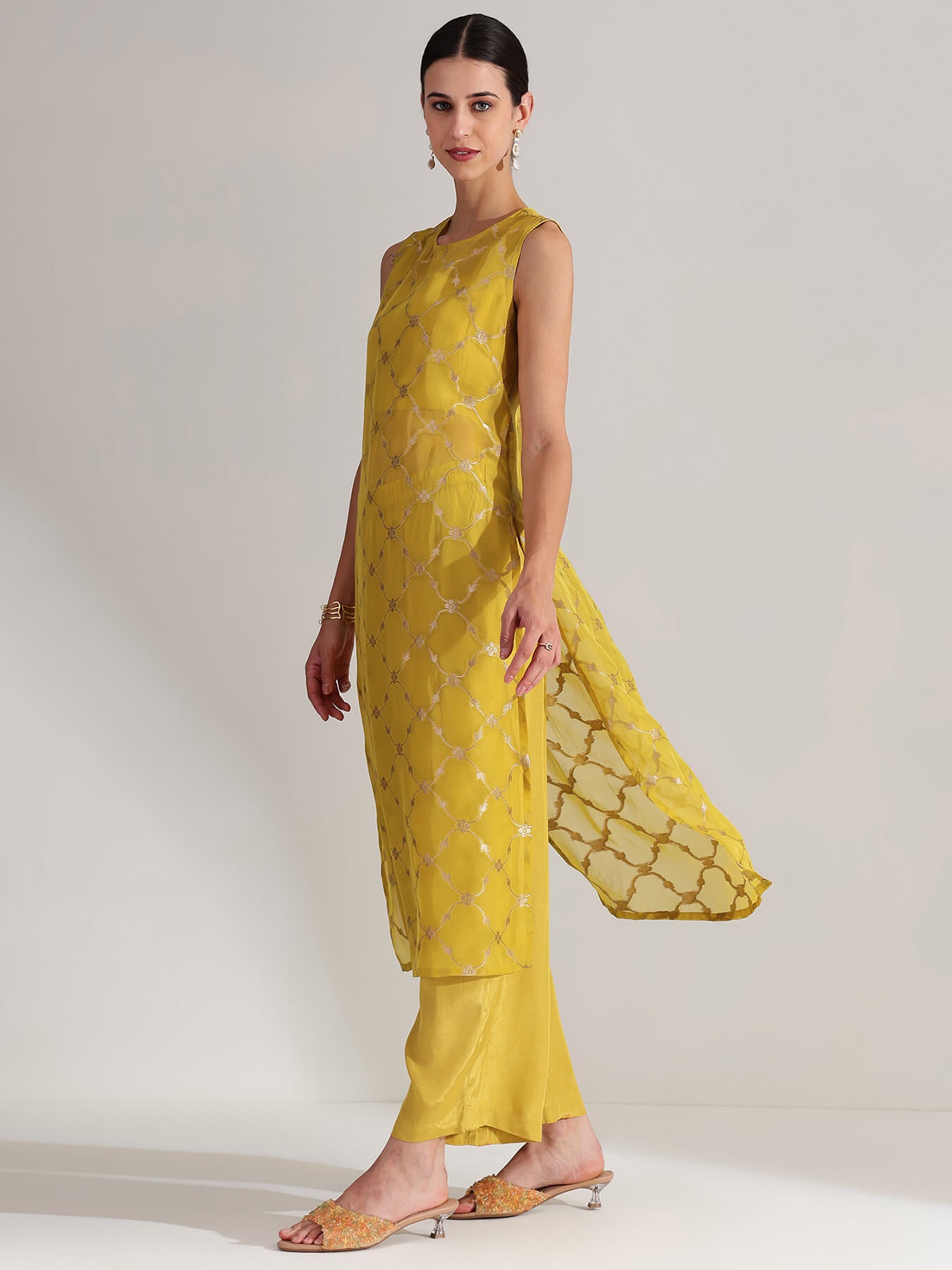 Jacquard Floral Motif Sleeveless Kurta Set - Green