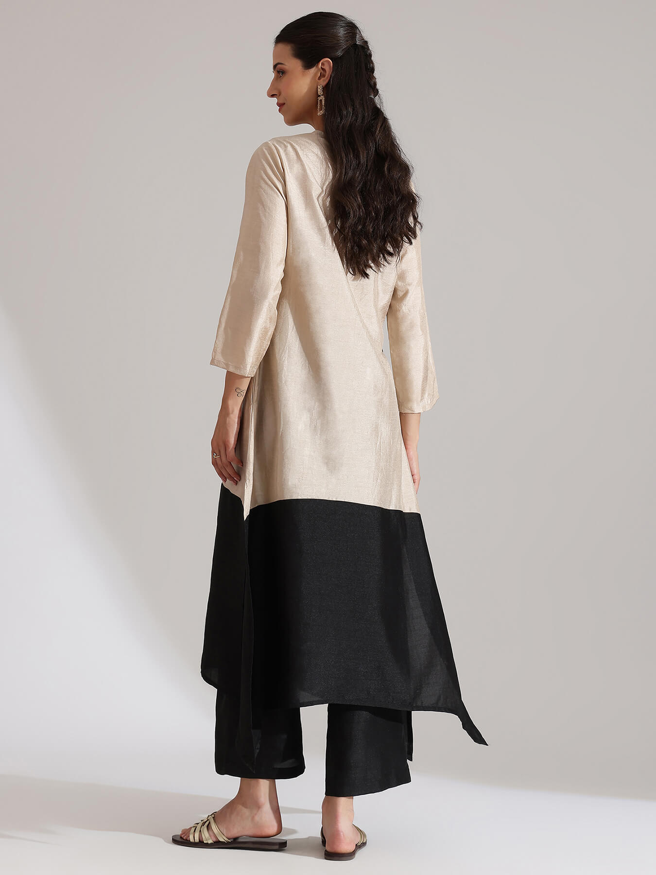 Silk Blend Colourblock Kurta Set - Cream & Black