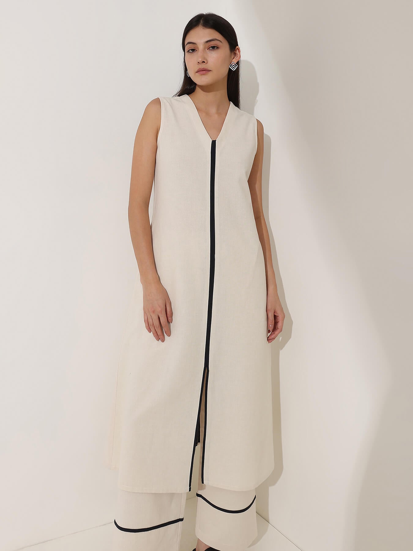 Linen Blend Colourblock A-Line Kurta Set - Off White & Black