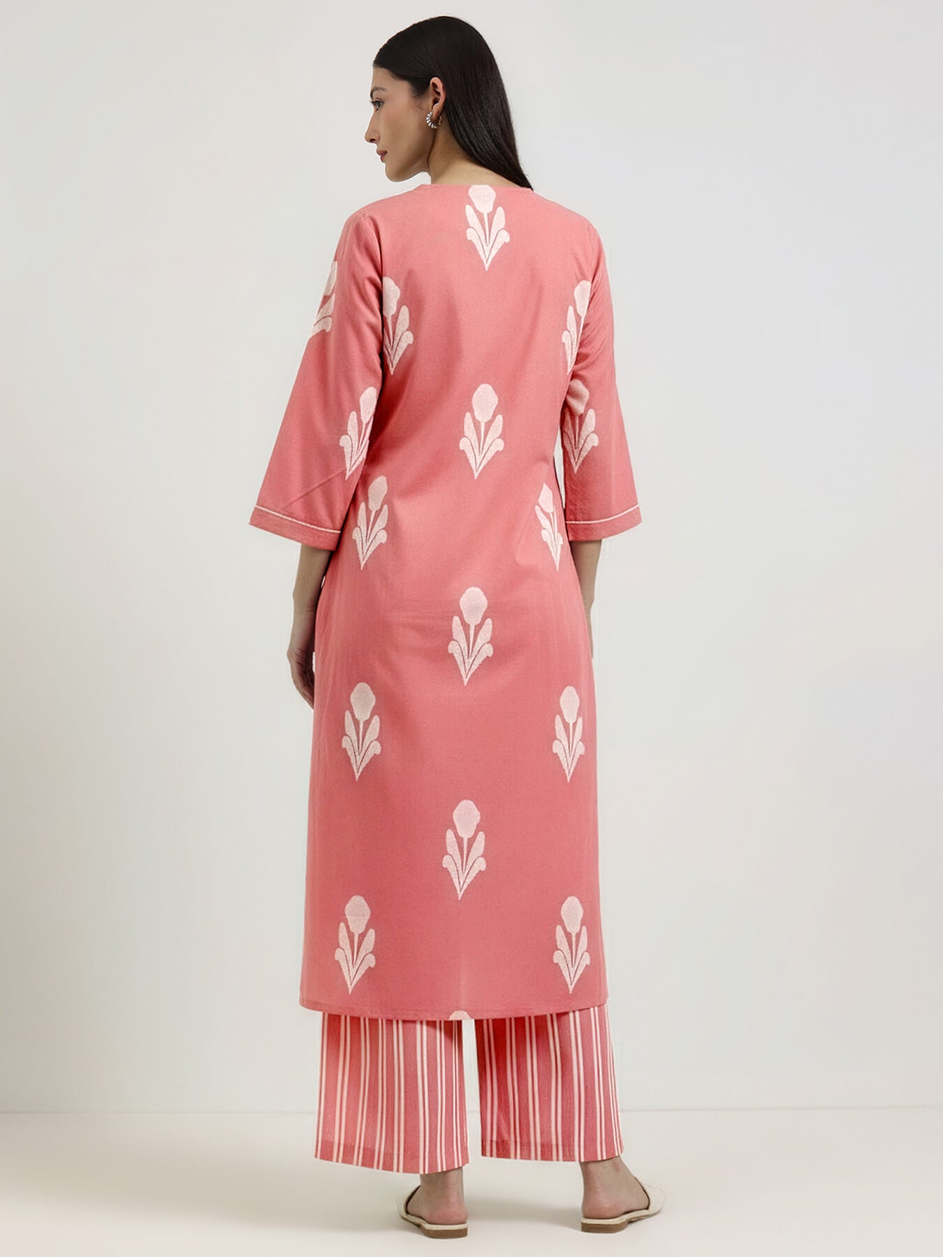 Cotton Floral V-Neck Kurta Set - Peach
