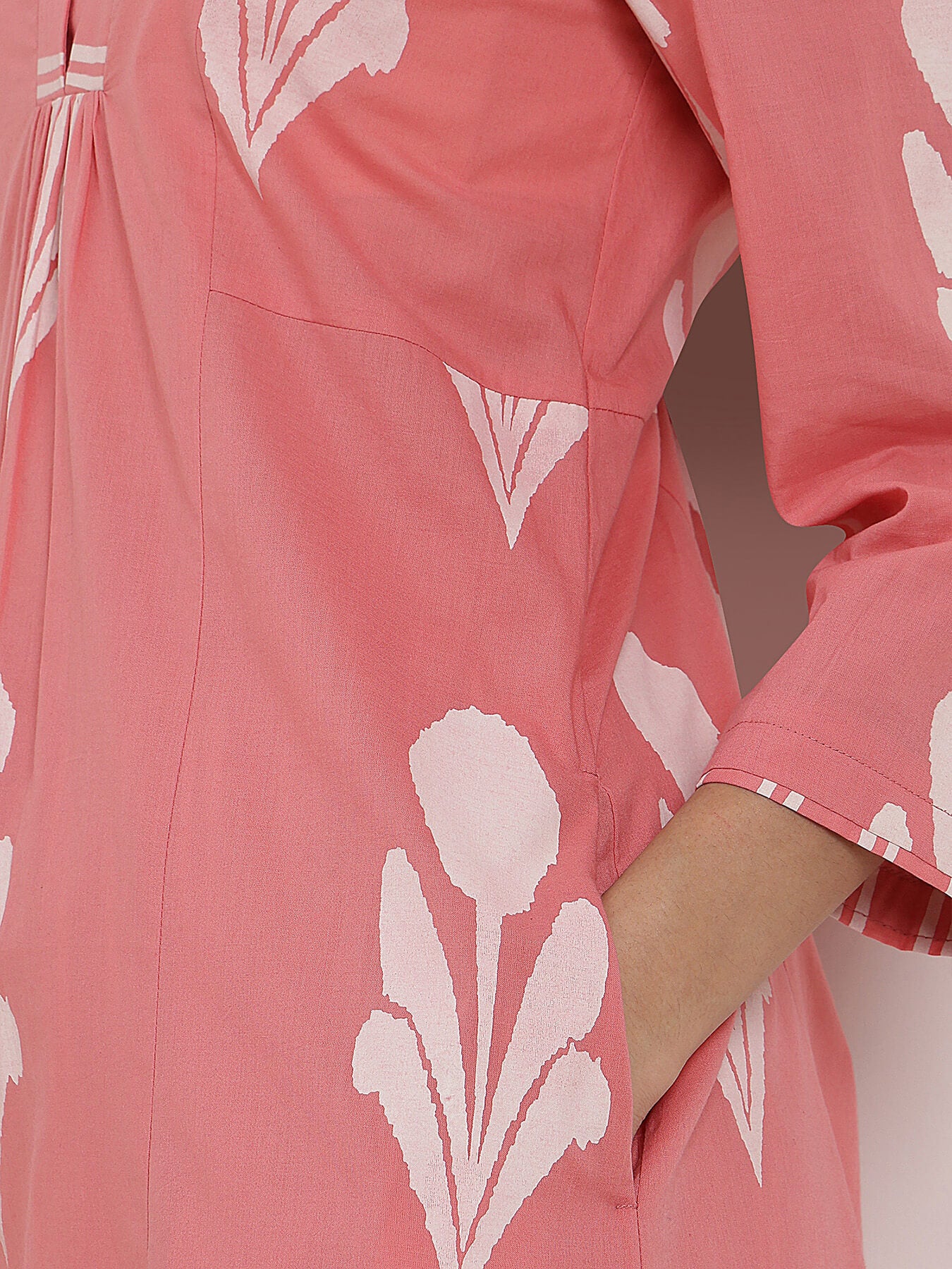 Cotton Floral V-Neck Kurta Set - Peach