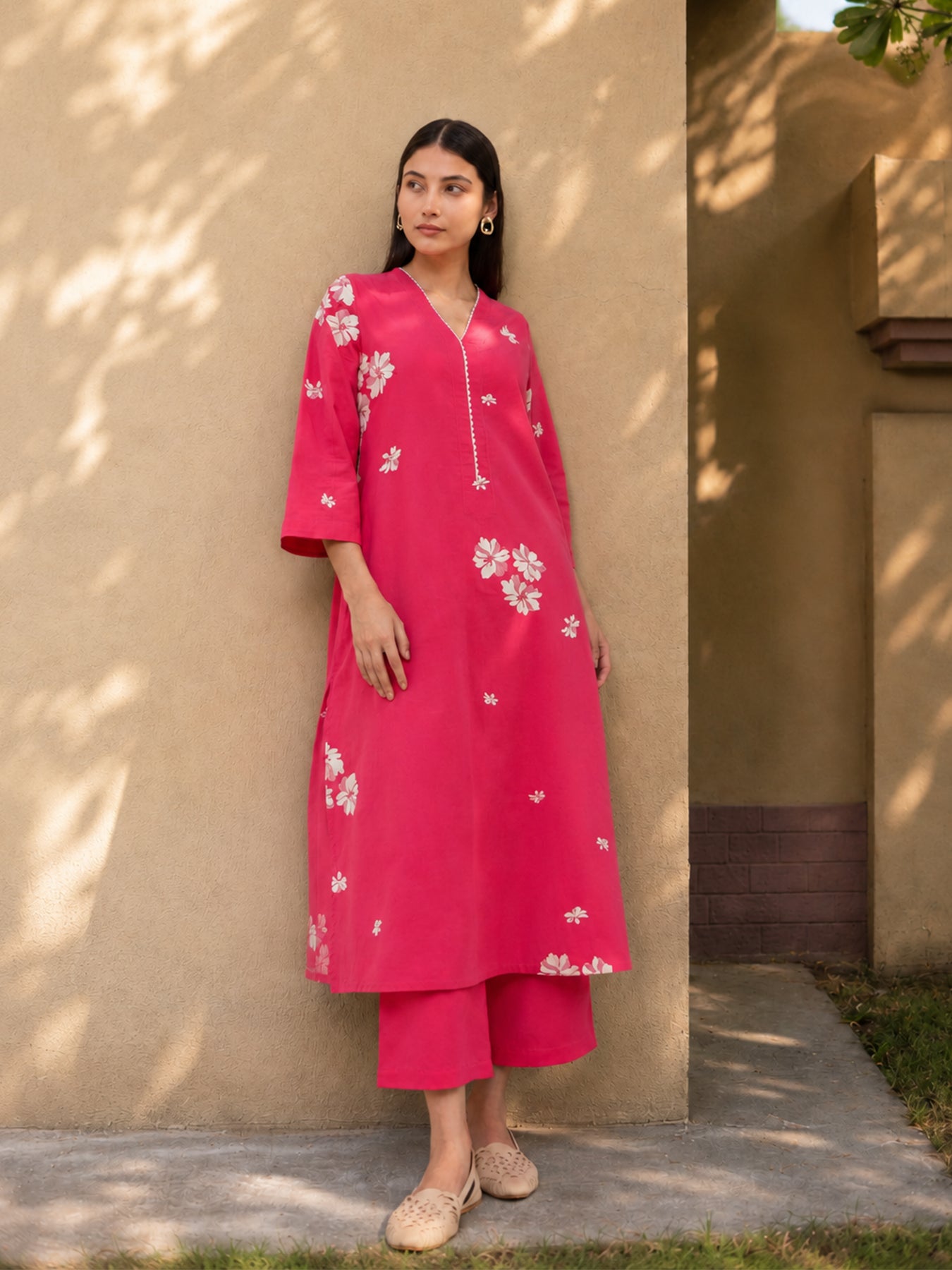 Cotton Floral V Neck Kurta Set - Pink