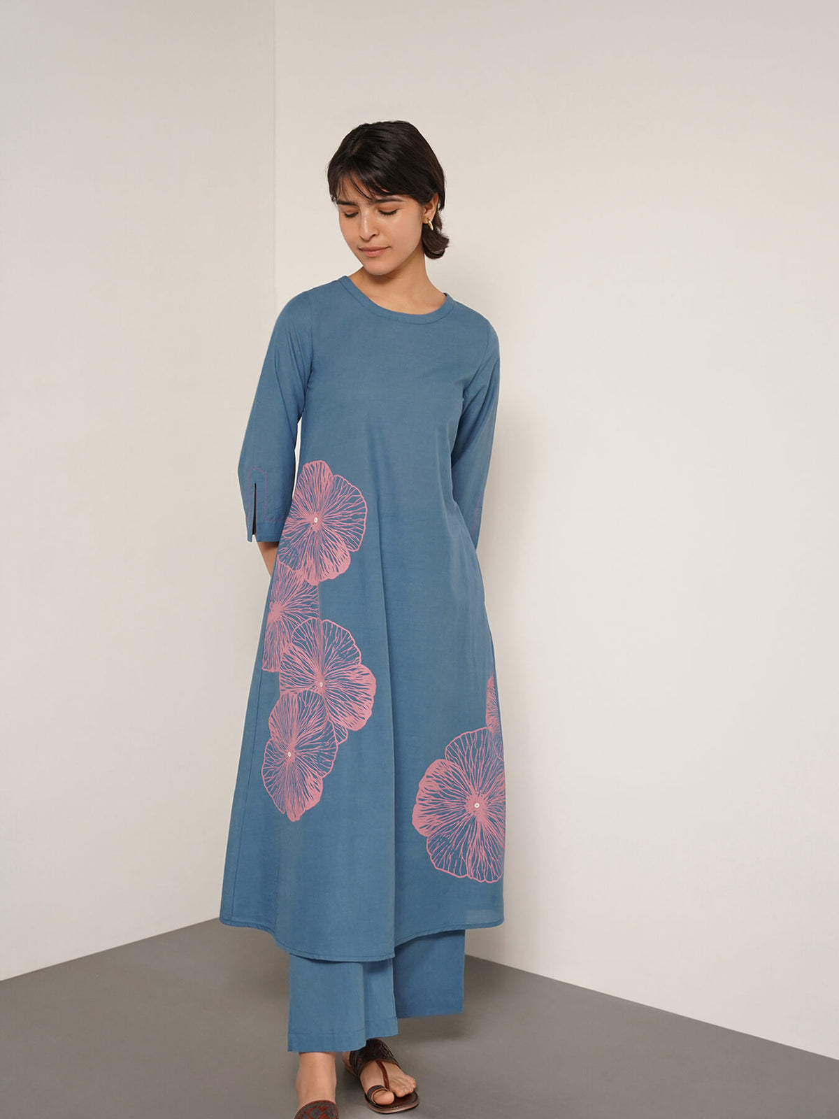 Cotton Placement Floral Print Kurta Set - Blue