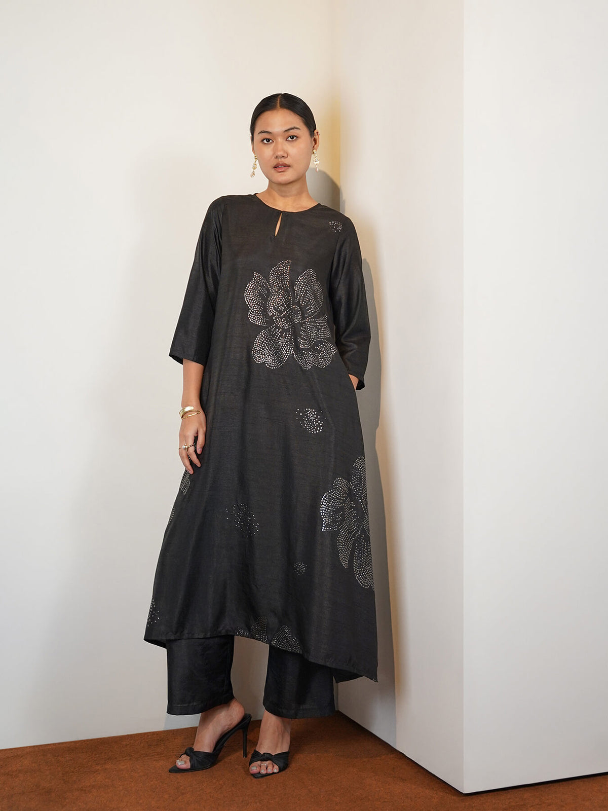 Silk Blend Placement Embroidered Floral Kurta Set - Black