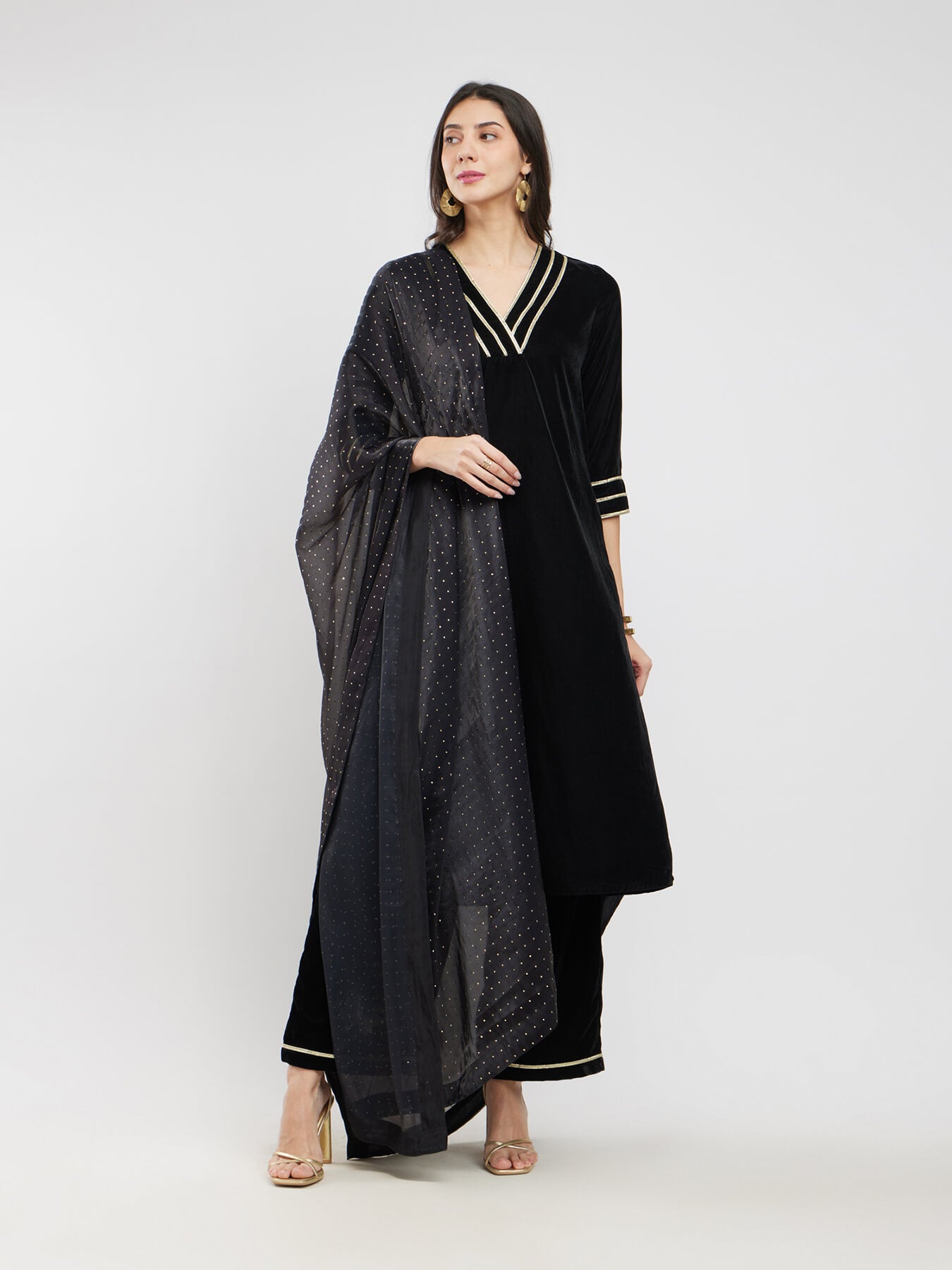 Velvet Lace Detail Kurta Set - Black