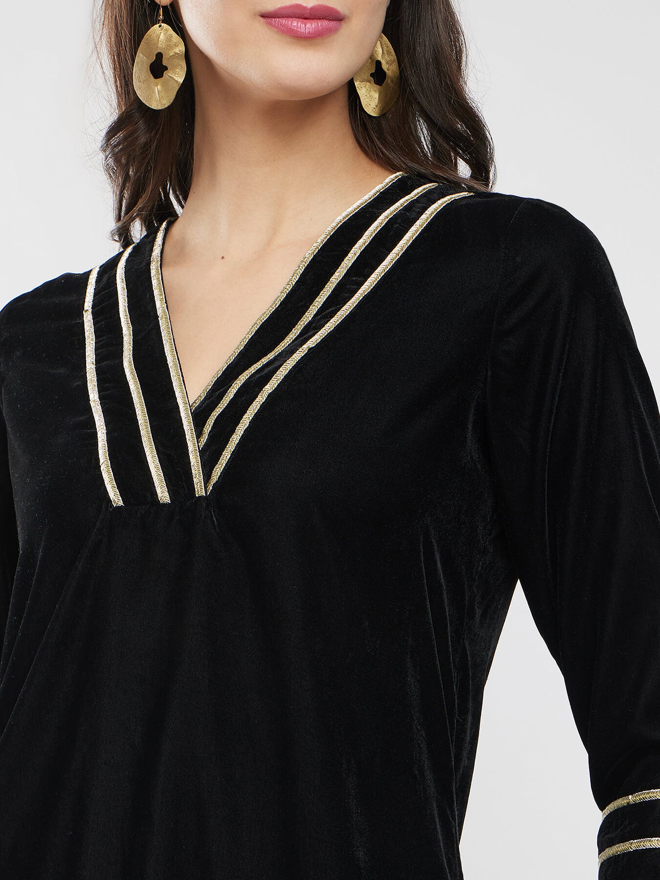 Velvet Lace Detail Kurta Set - Black