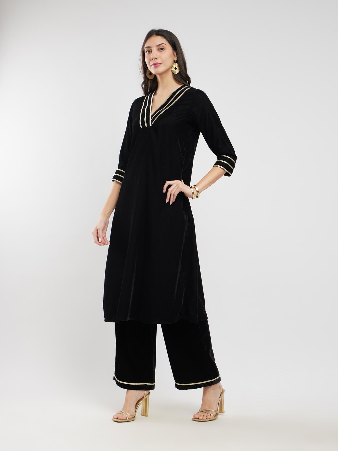 Velvet Lace Detail Kurta Set - Black