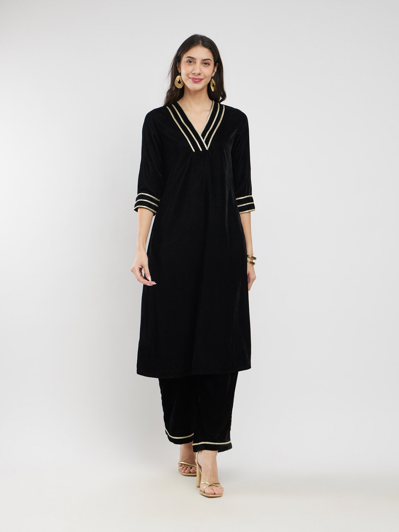 Velvet Lace Detail Kurta Set - Black
