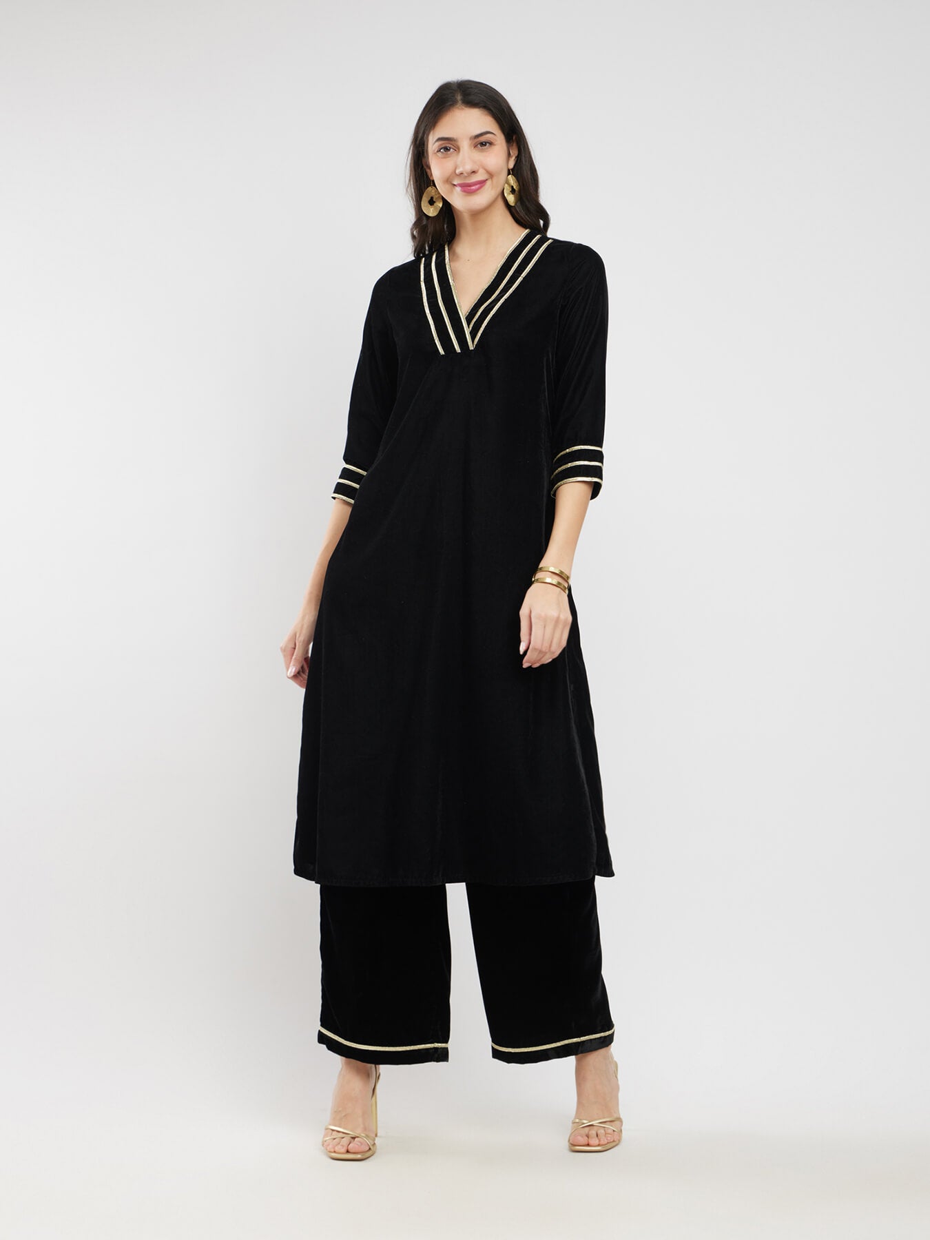 Velvet Lace Detail Kurta Set - Black