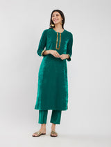 Velvet Yoke Detail Kurta Set - Green