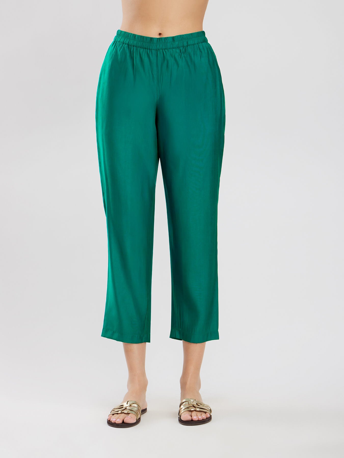 Velvet Yoke Detail Kurta Set - Green