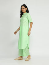 Luxe-Textured Cotton Solid Kurta Set - Green