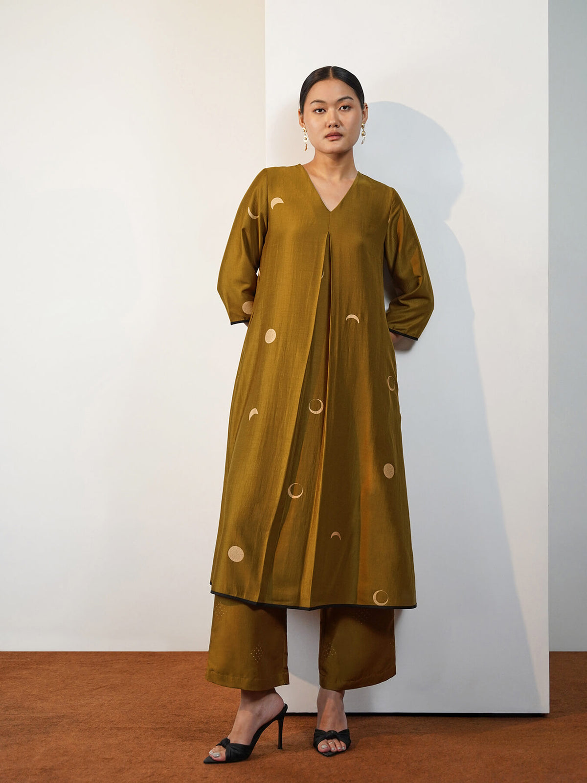 Viscose Silk Polka Print Kurta Set with Dupatta - Olive and Black