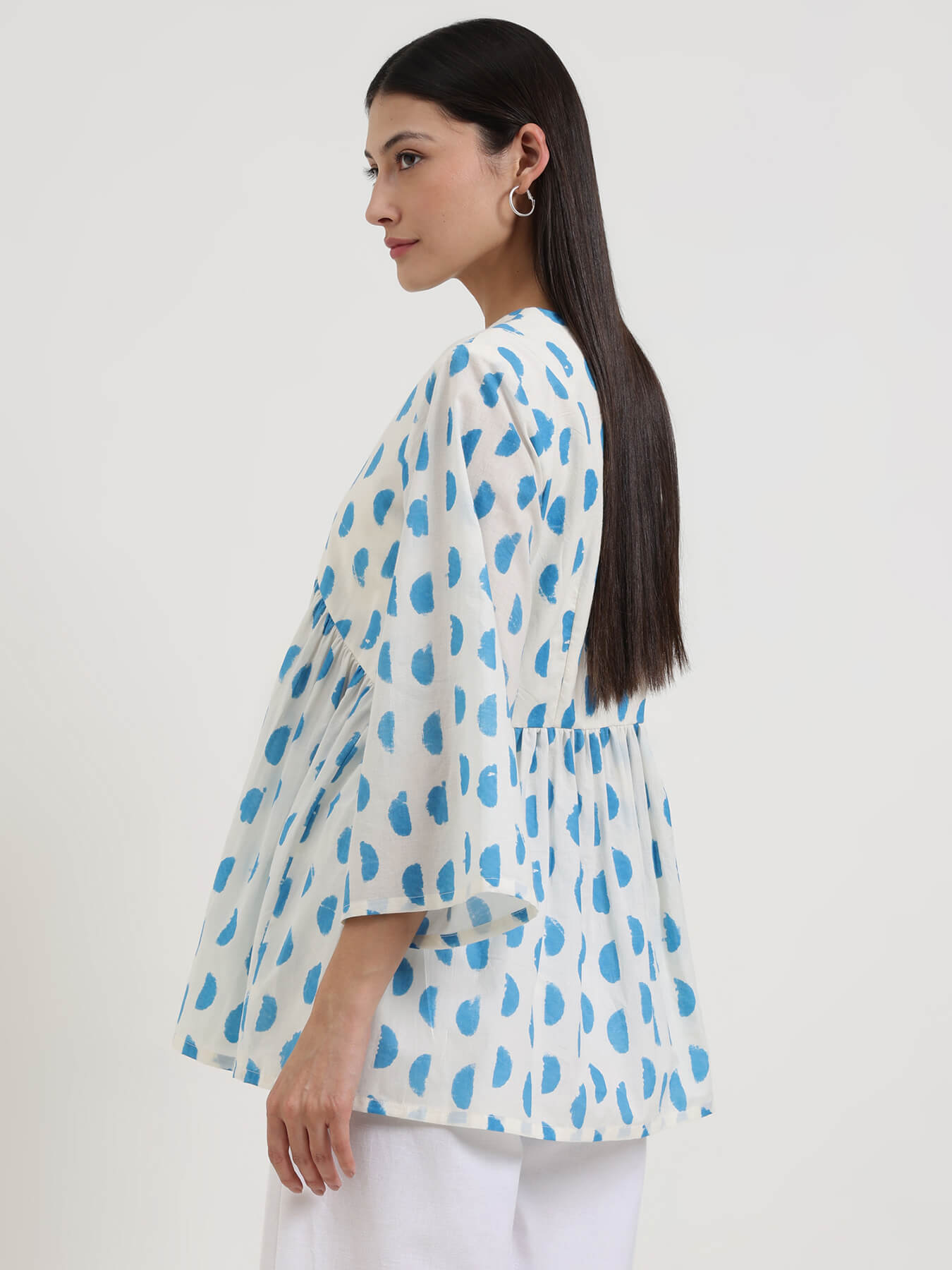 Cotton Geometric V-neck Top - Off White and Blue