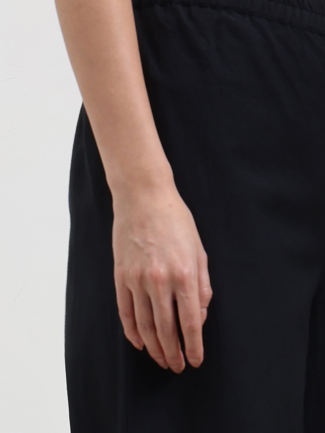 Linen Blend Solid Flared Trousers - Black
