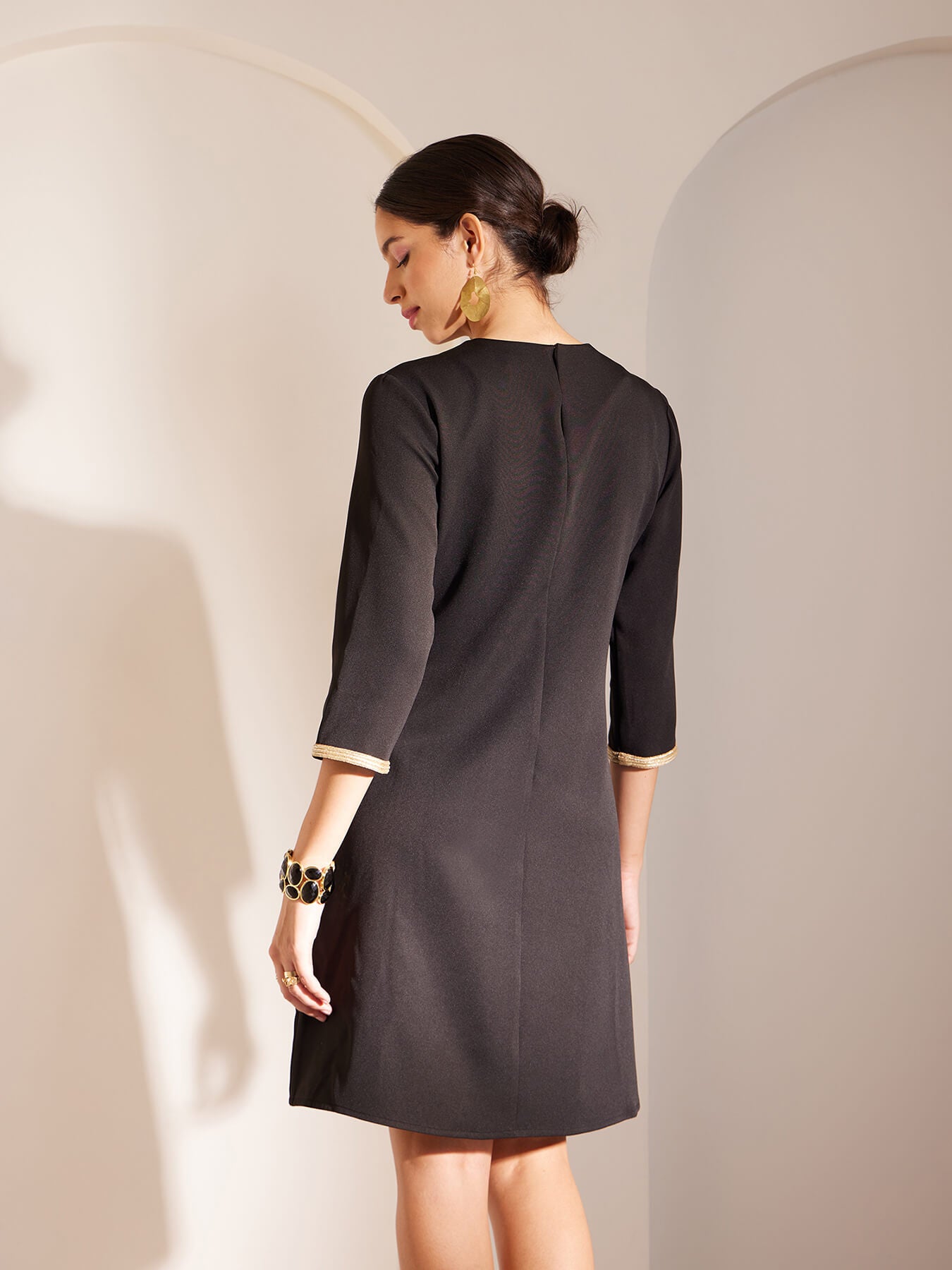 Lace Detail Crew Neck Dress - Black