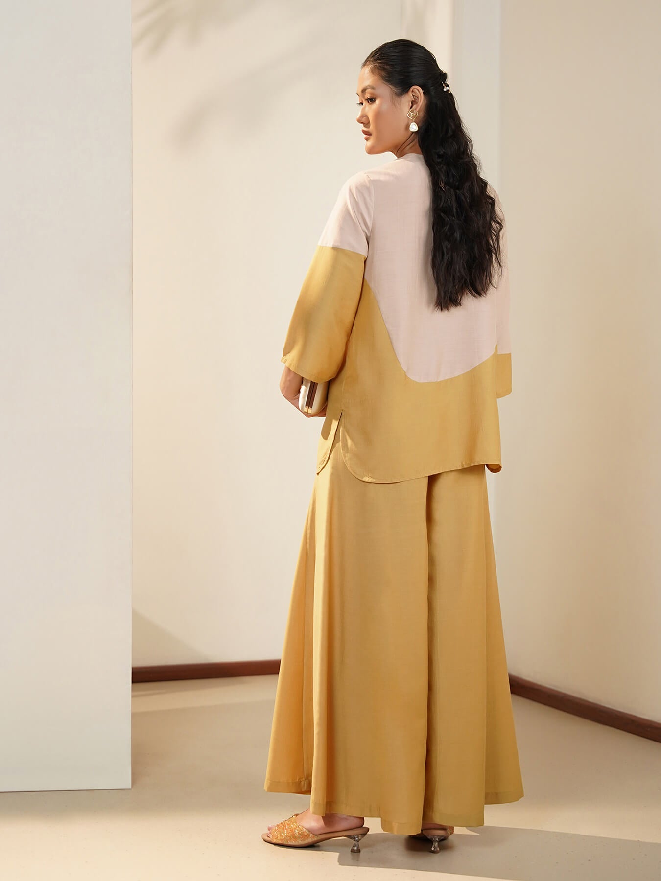 Silk Blend Colourblock Co-ord Set - Beige & Yellow
