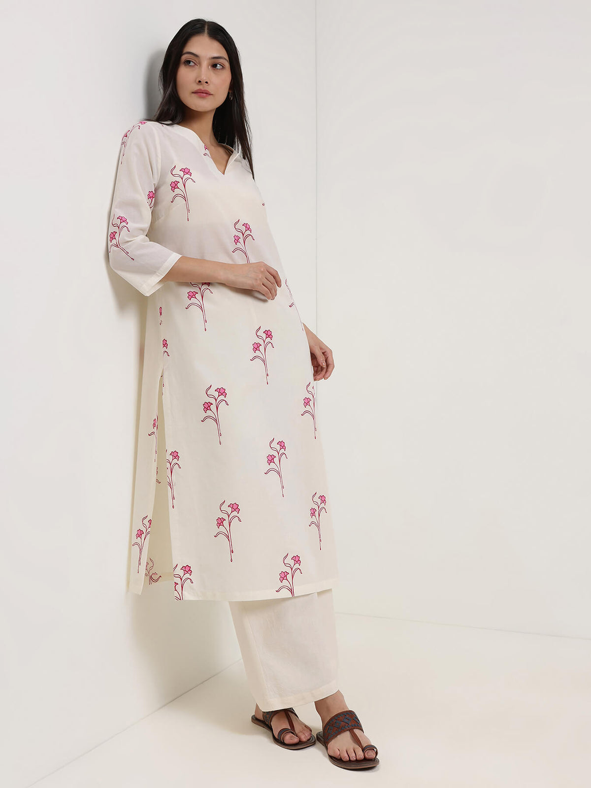 Buy Off White Cotton Floral Straight Kurta Set Online | Pink Fort