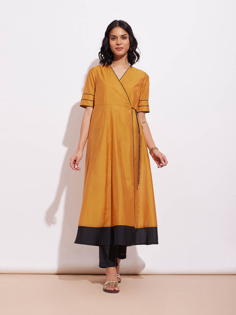 Chanderi Colourblock Kurta Set - Mustard & Black