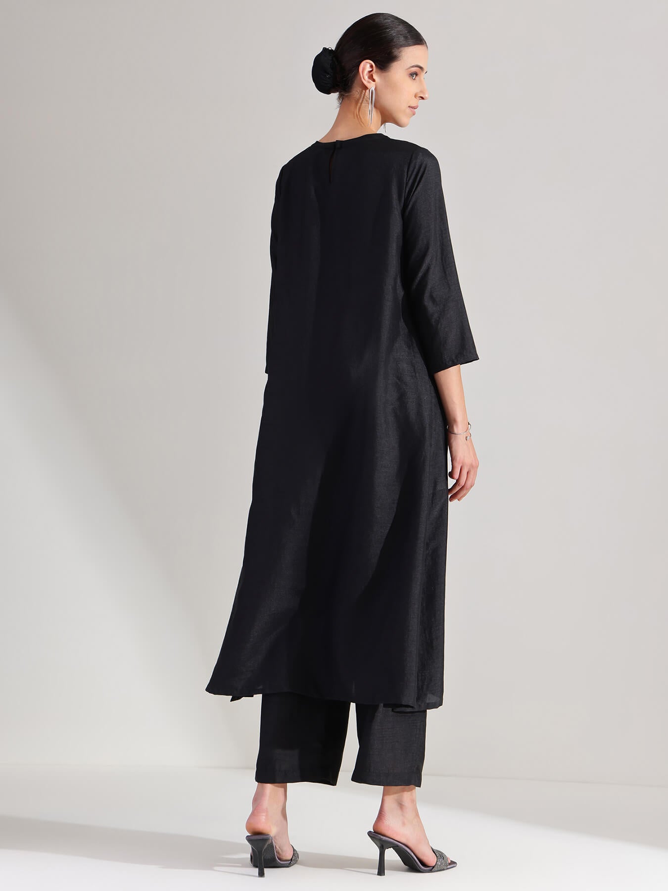 Silk Blend Floral Embellished Kurta Set - Black