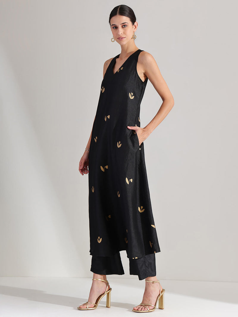 Silk Blend Ethnic Motif Sleeveless Kurta Set - Black