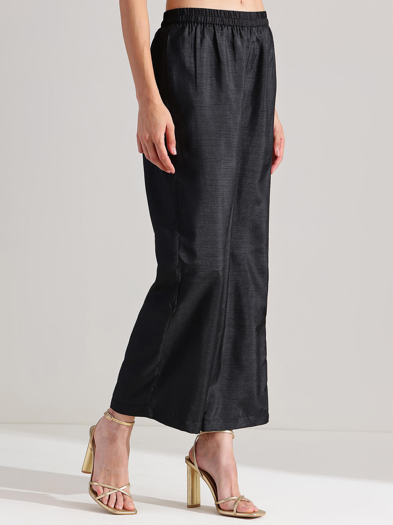 Silk Blend Ethnic Motif Sleeveless Kurta Set - Black