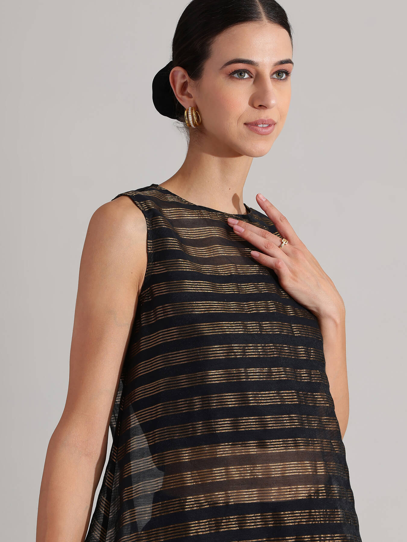 Viscose Striped Sleeveless Kurta Set - Black