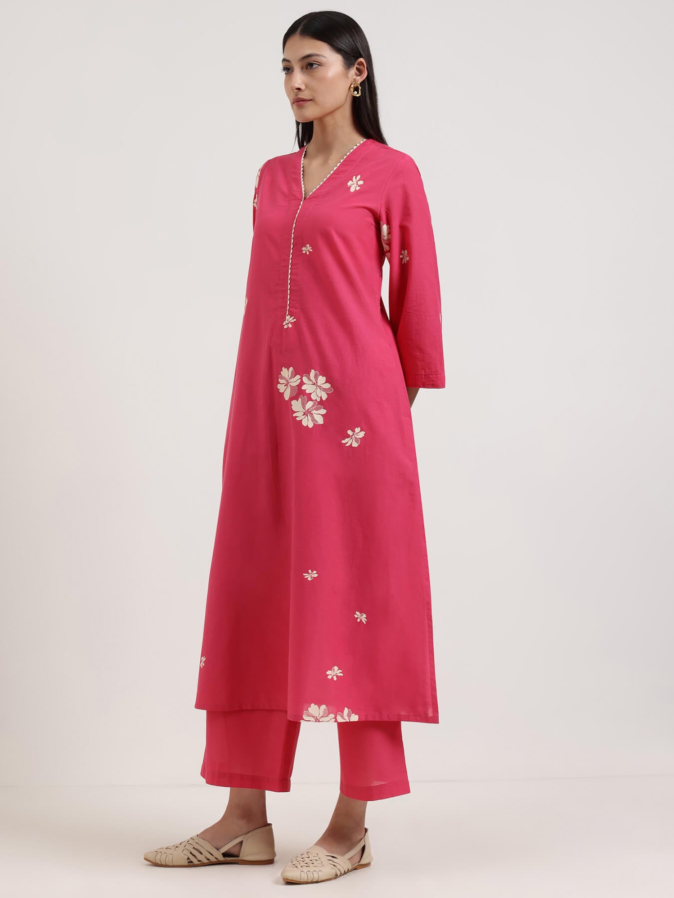 Cotton Floral V Neck Kurta Set - Pink