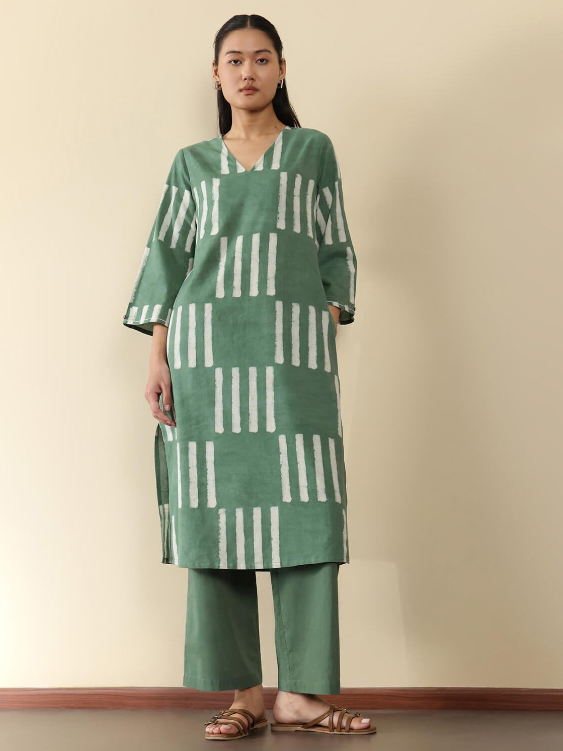 Cotton Dabu Geometric Kurta Set - Green