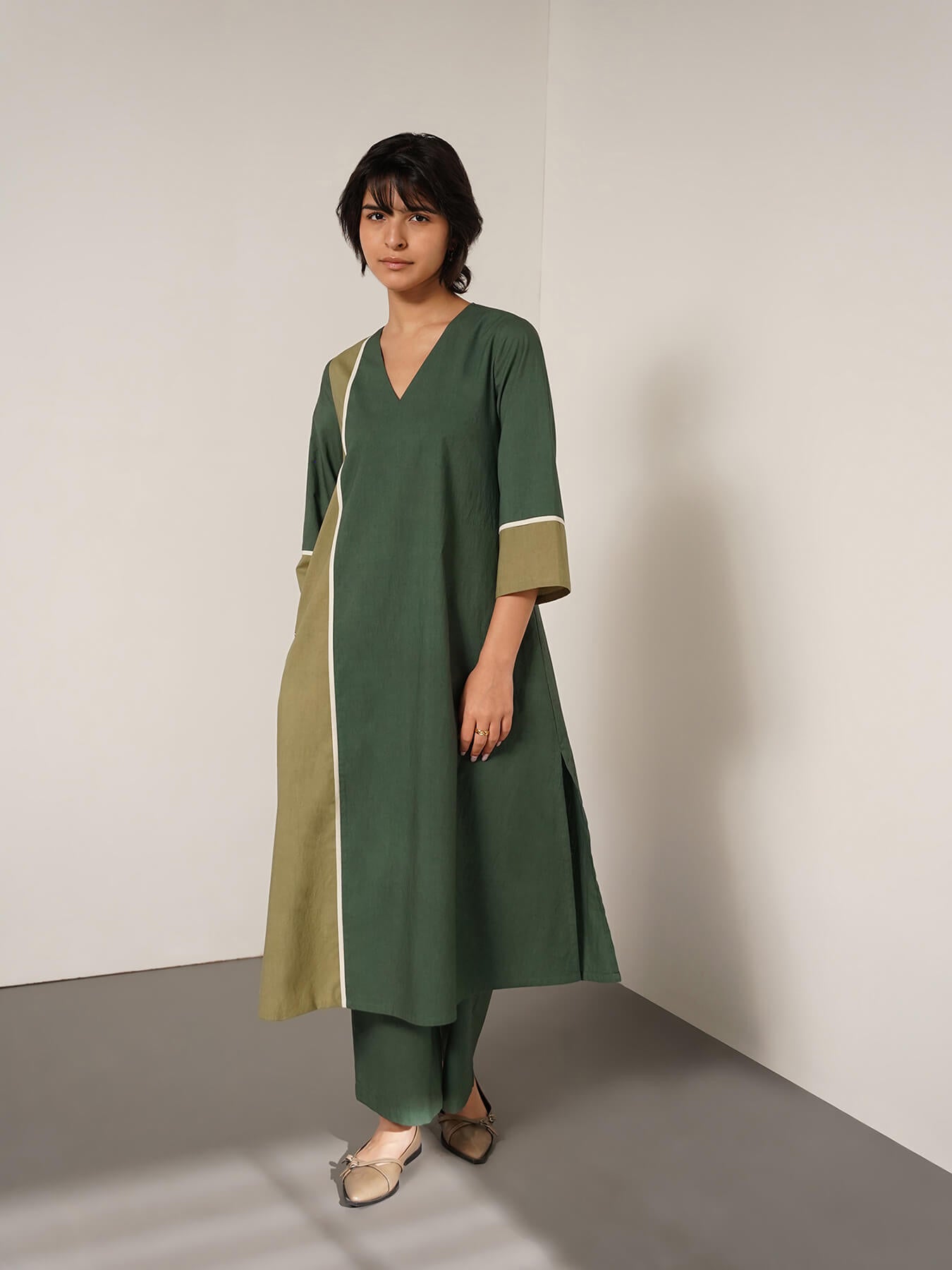 Cotton Colourblock V-Neck Kurta Set - Green