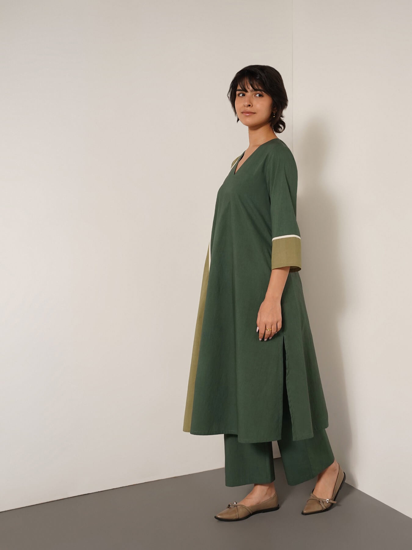 Cotton Colourblock V-Neck Kurta Set - Green
