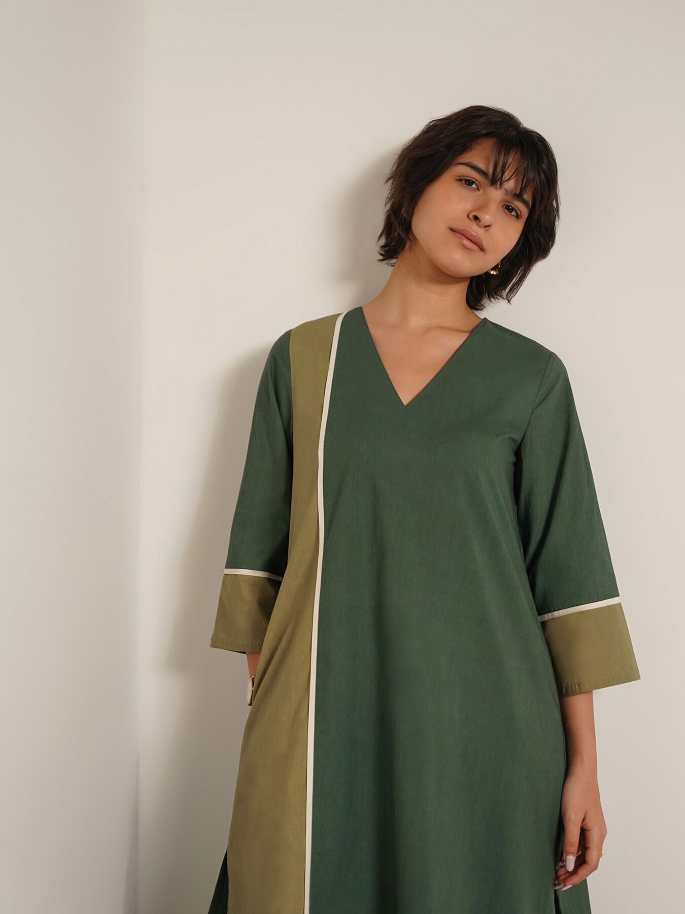 Cotton Colourblock V-Neck Kurta Set - Green