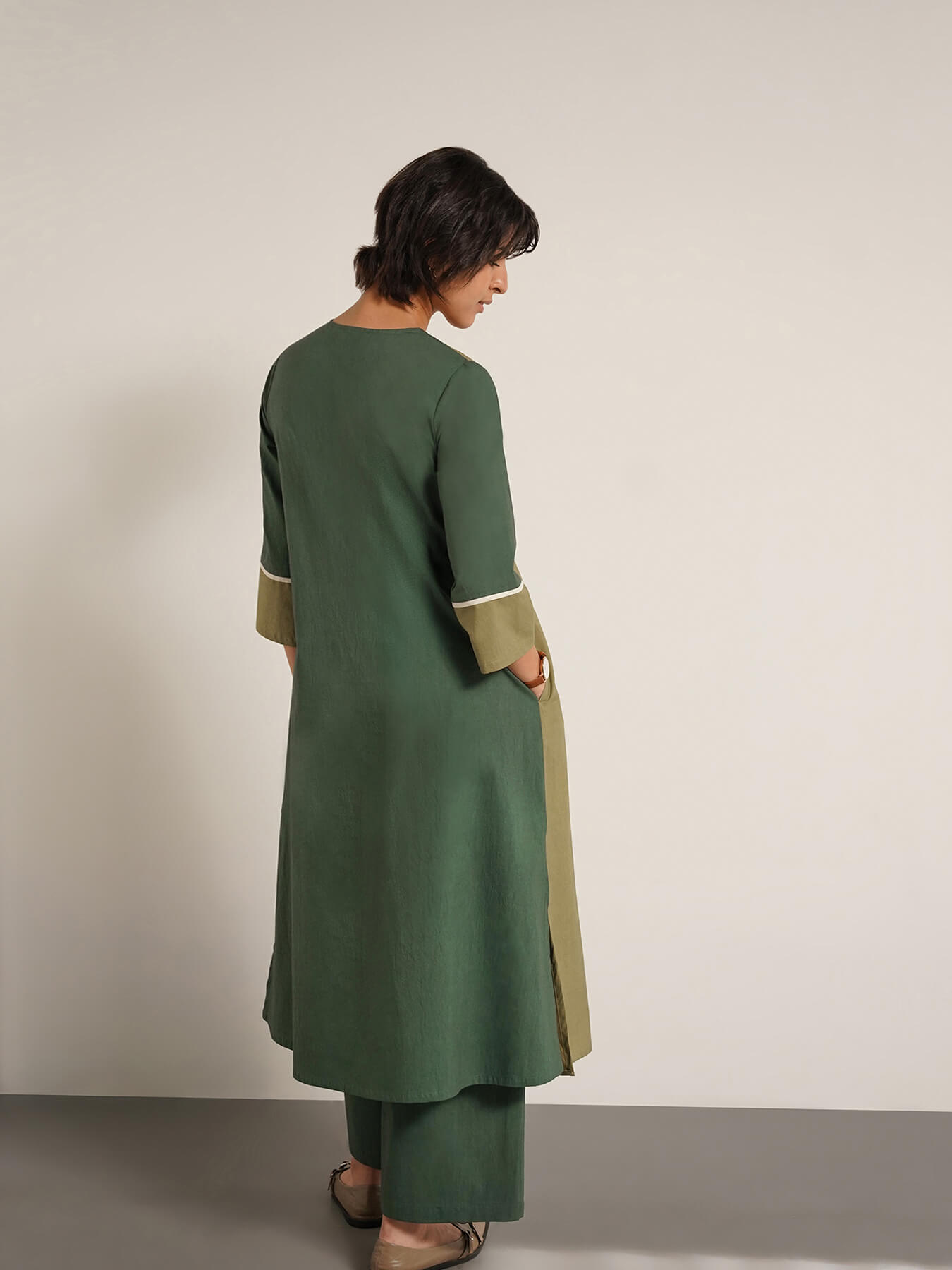 Cotton Colourblock V-Neck Kurta Set - Green