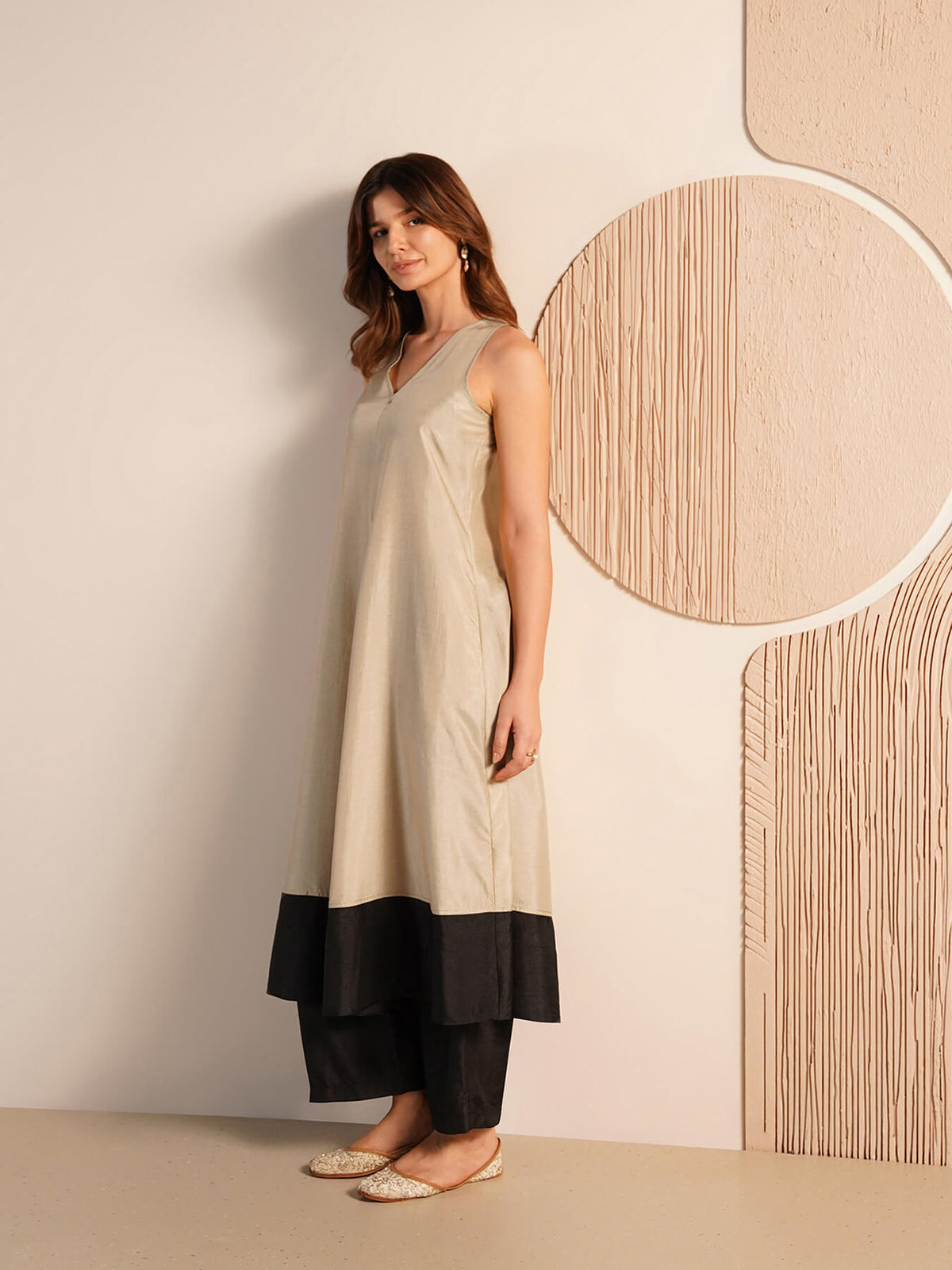 Silk Blend Colourblock A-Line Kurta Set - Cream and Black