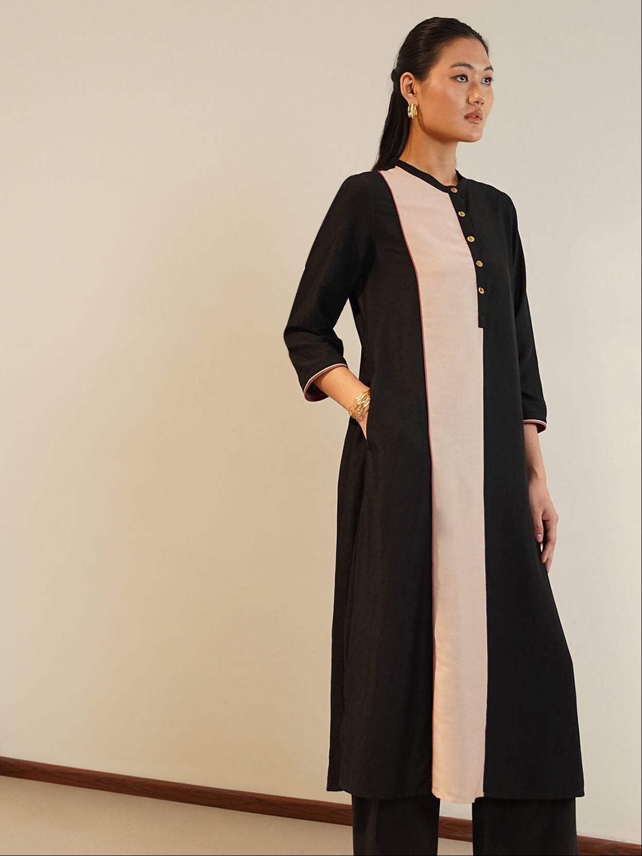 Silk Blend Colourblock Kurta Set - Black & Beige