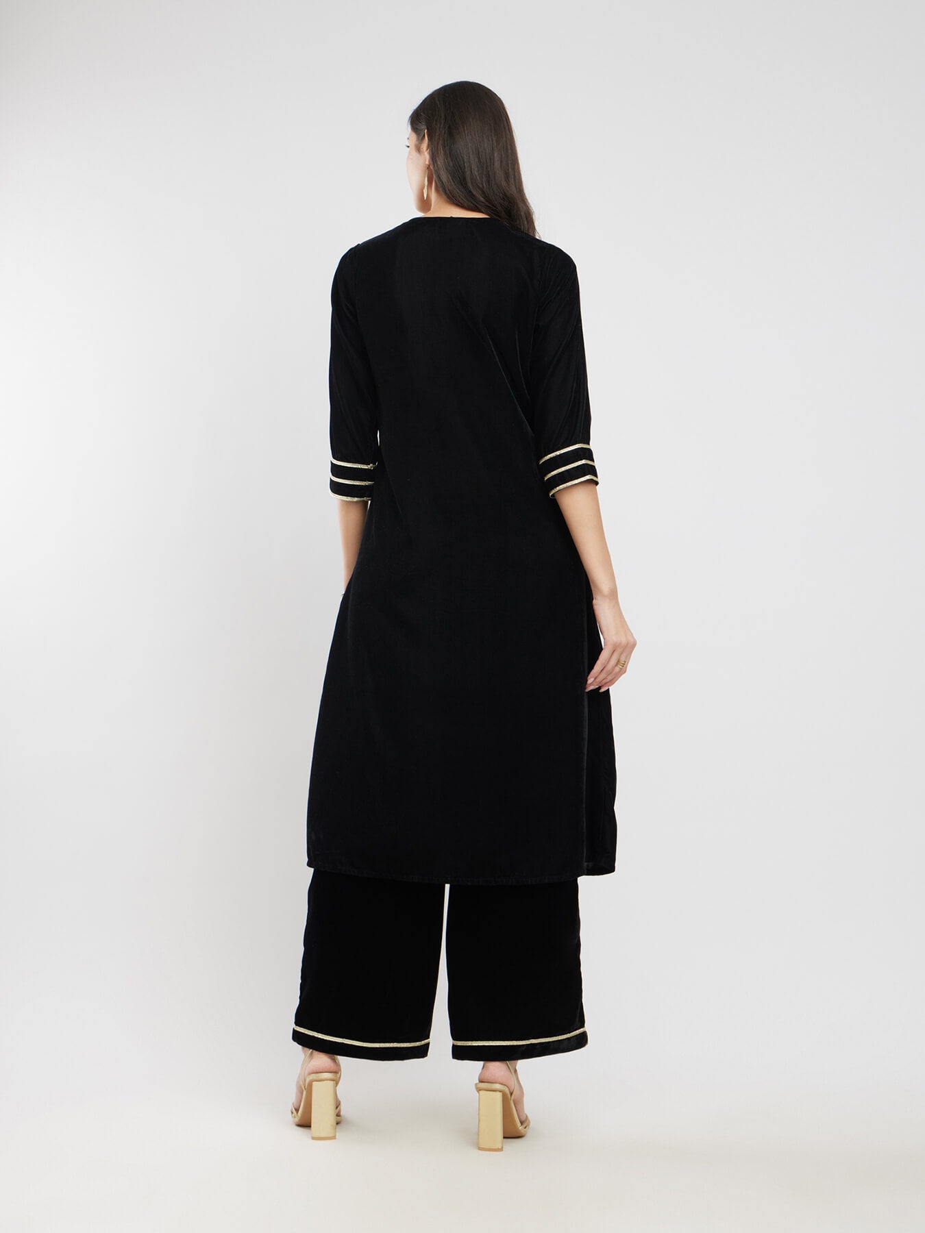 Velvet Lace Detail Kurta Set - Black