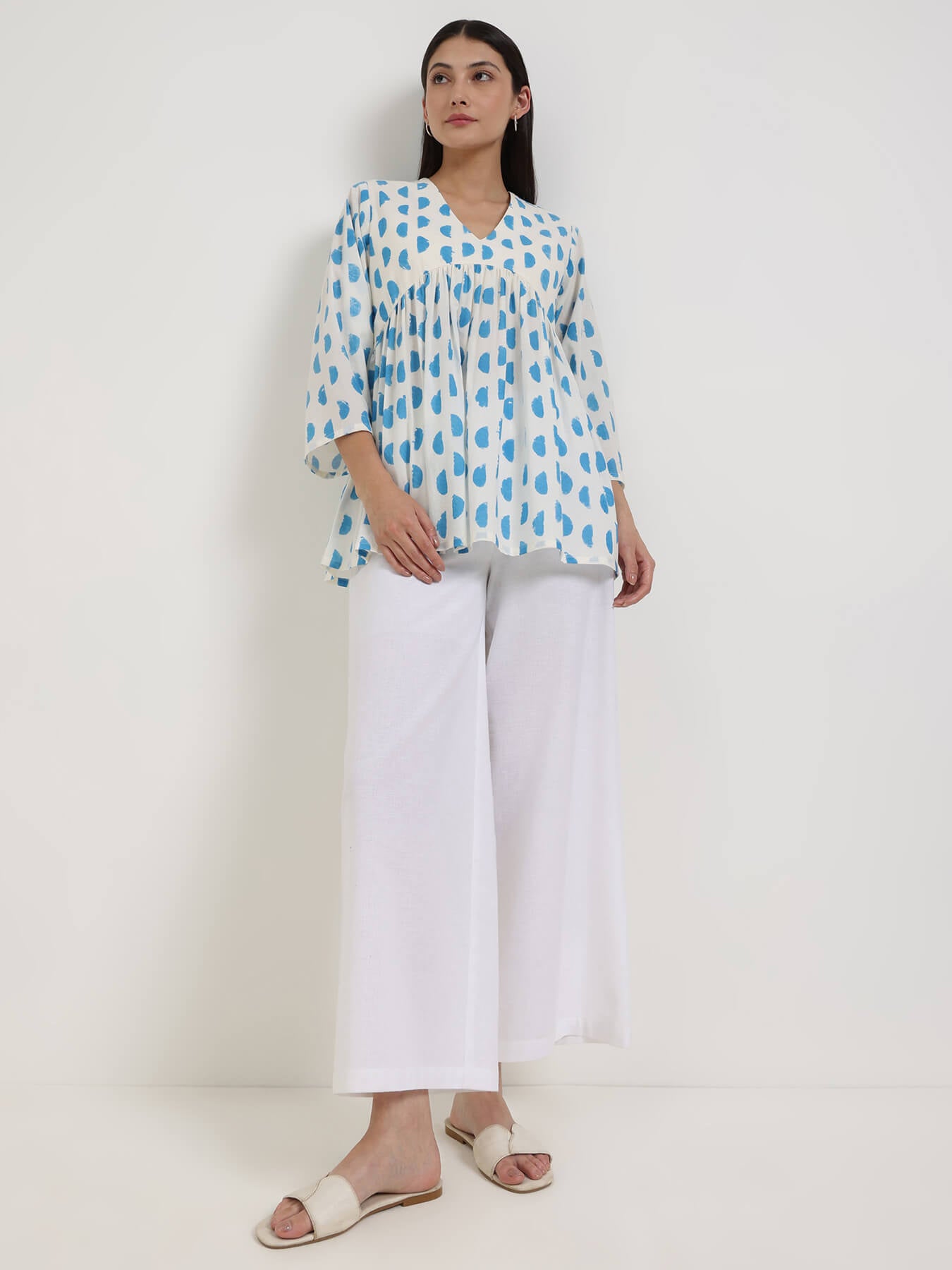 Cotton Geometric V-neck Top - Off White and Blue