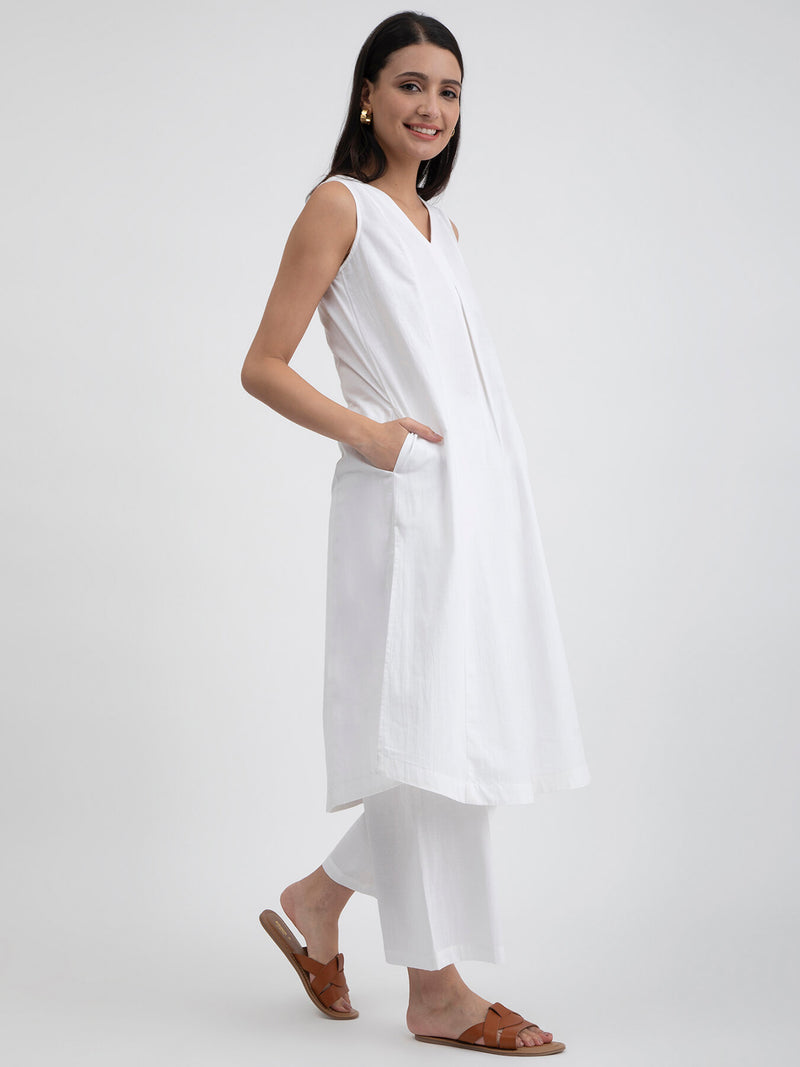 Buy White Linen Blend Sleeveless Relaxed Kurta Online | Pink Fort