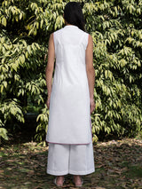 Buy White Sleeveless Cotton Poplin Kurta Set Online | Pink Fort